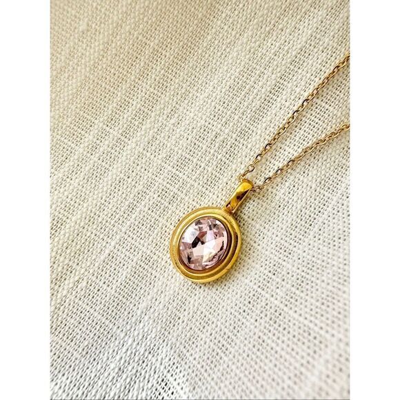 No Brand Jewelry - Light pink oval pendant necklace